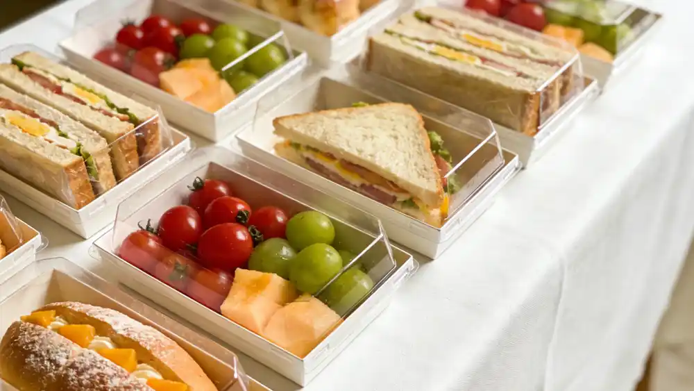 /Plastic Thermoforming Machine